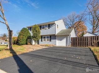 52 Greenbrook Rd, Middlesex, NJ 08846
