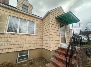 63 Wolfle St FLOOR 2, Glen Cove, NY 11542