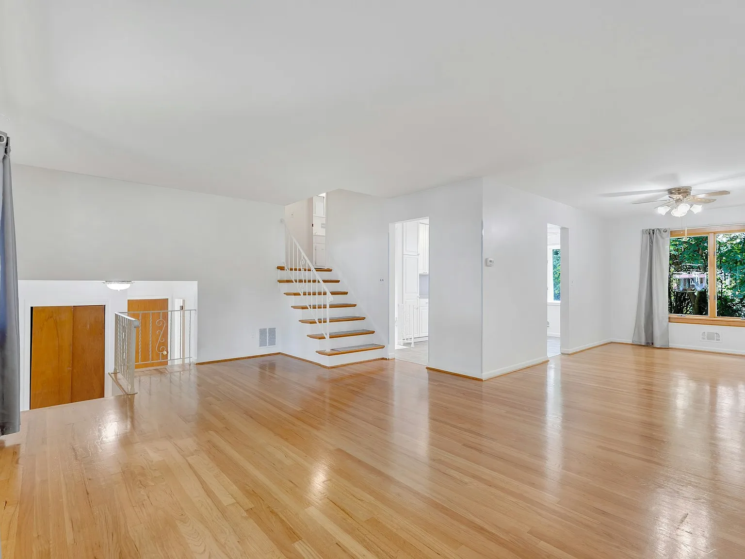 3 bed, 1.5 bath, 2282 sqft, $4,700 — Photo 3