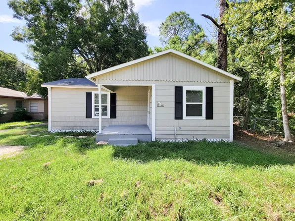 431 N Tinsley St, Angleton, TX 77515