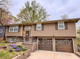 4424 NE Sunnybrook Ln, Kansas City, MO 64117