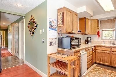 3rd image of 6417 SE Scenic Dr