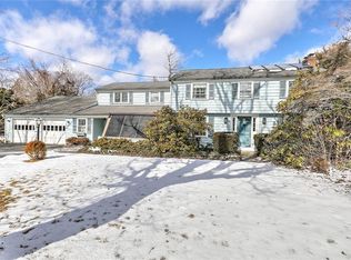 6 Governor Bradford Dr, Barrington, RI 02806