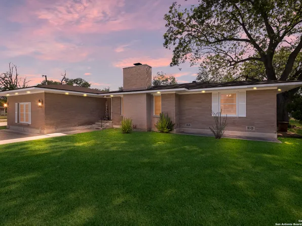 1503 AVENUE J, Hondo, TX 78861