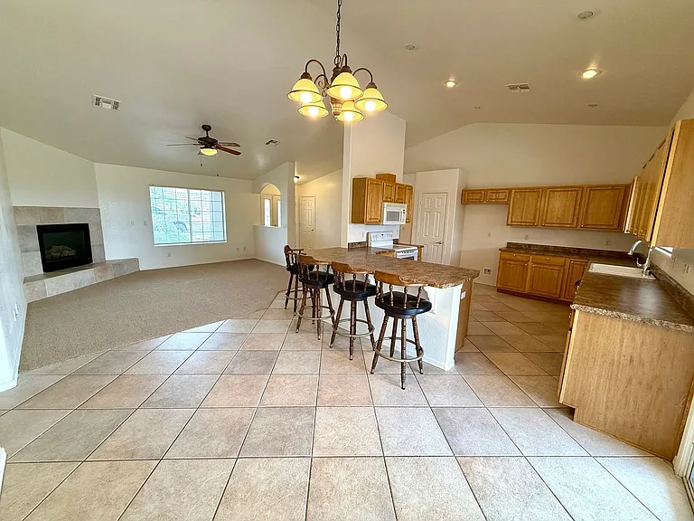 660 Country Club Dr — Photo 14