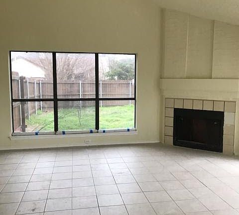 4th image of 2601 Phillips Dr