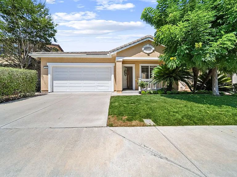 209 Canyon Creek Way — Photo 1