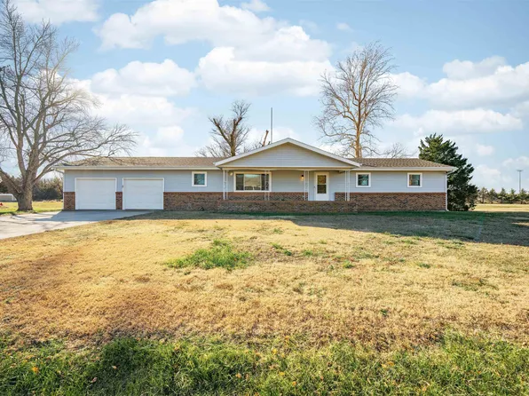 116 Sunset Ln, Tescott, KS 67484
