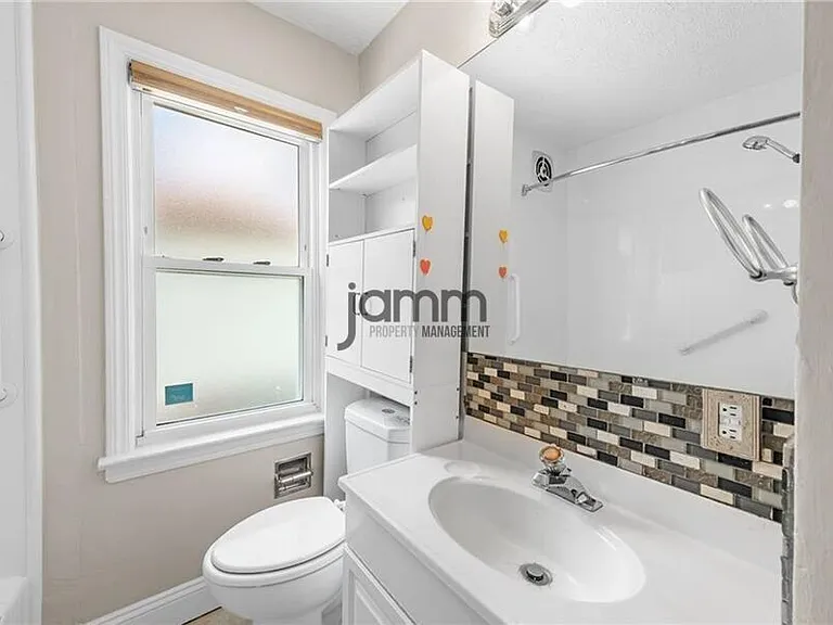 1653 Woodhurst Ave — Photo 18