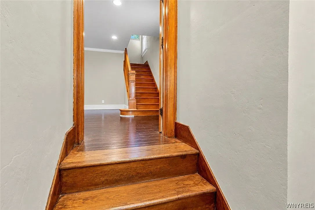 3 bed, 1.5 bath, 1722 sqft, $2,400 — Photo 4