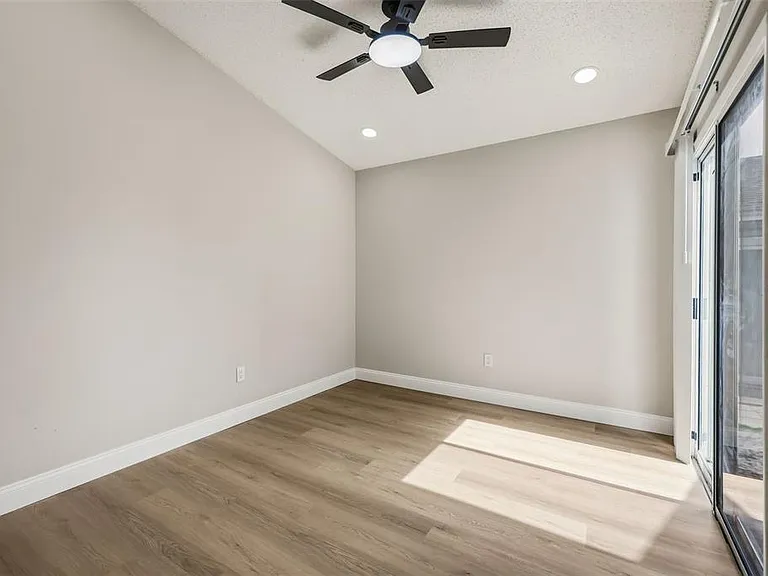 106 Lamplighter Dr — Photo 20