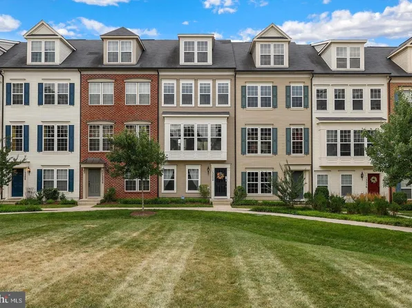 13252 Orsay St, Clarksburg, MD 20871