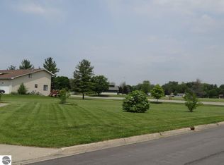 6 Patrick Ct, Mt Pleasant, MI 48858