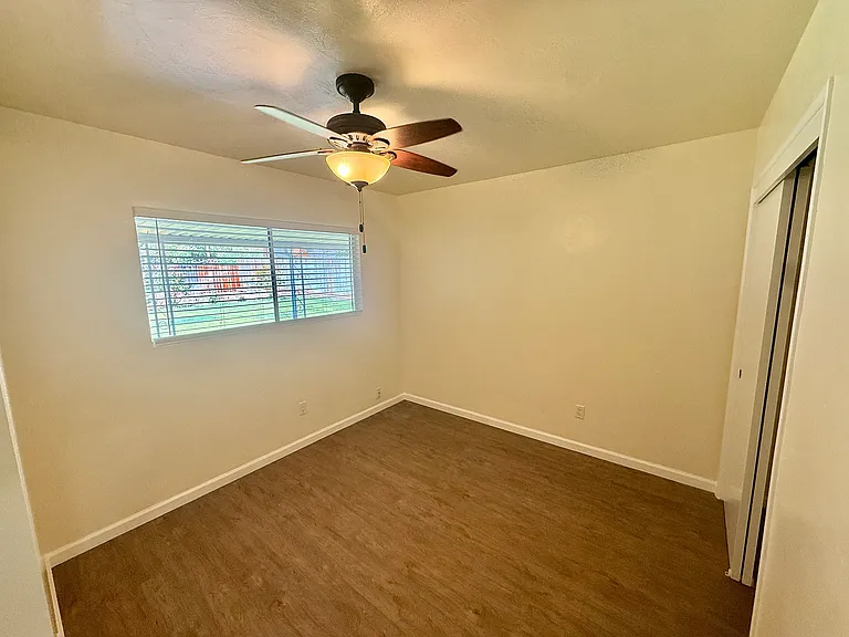 412 Washington Ave — Photo 11