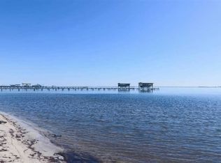 4977 Soundside Dr, Gulf Breeze, FL 32563