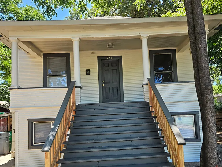 731 W 7th St — Photo 10