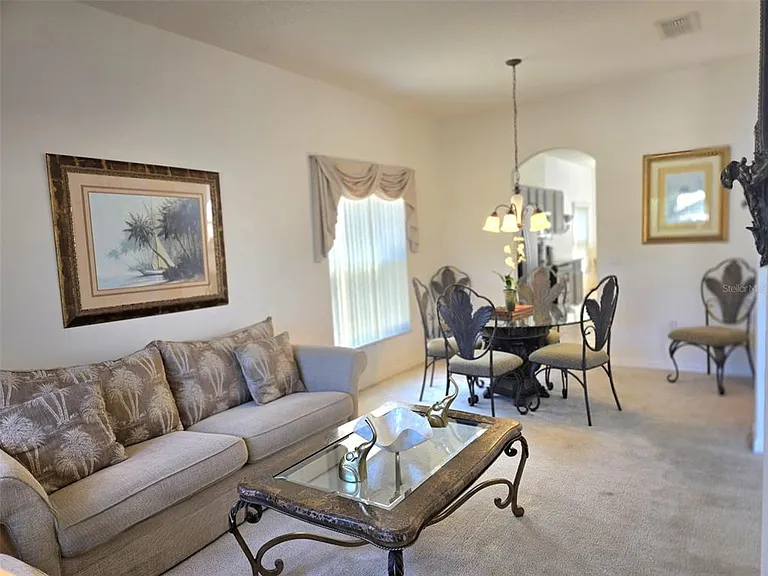 1027 Balmoral Dr — Photo 7