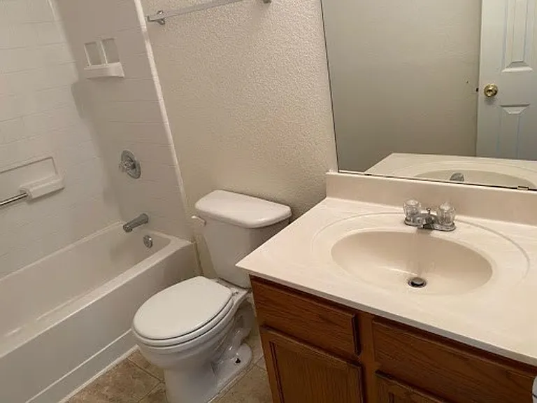 1101 Mustang Ridge Dr — Photo 23