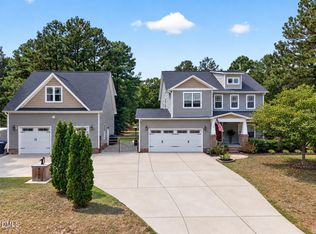 9008 Aspen Glen Ct, Fuquay Varina, NC 27526