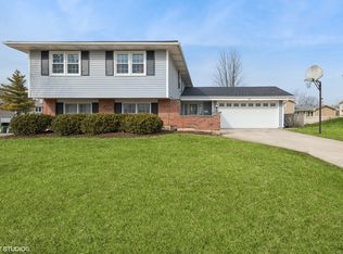 1285 Fairmont Rd, Hoffman Estates, IL 60169