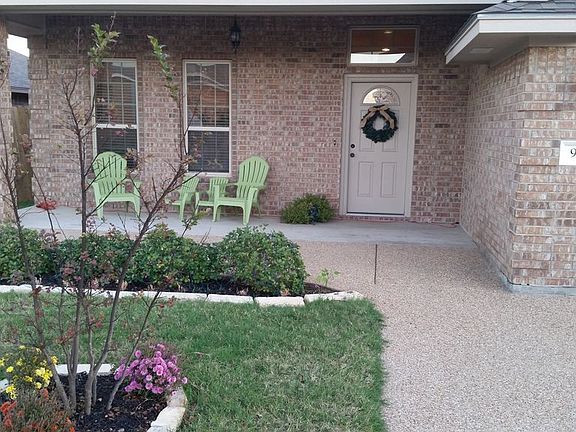 2nd image of 910 Emerald Dove Ave