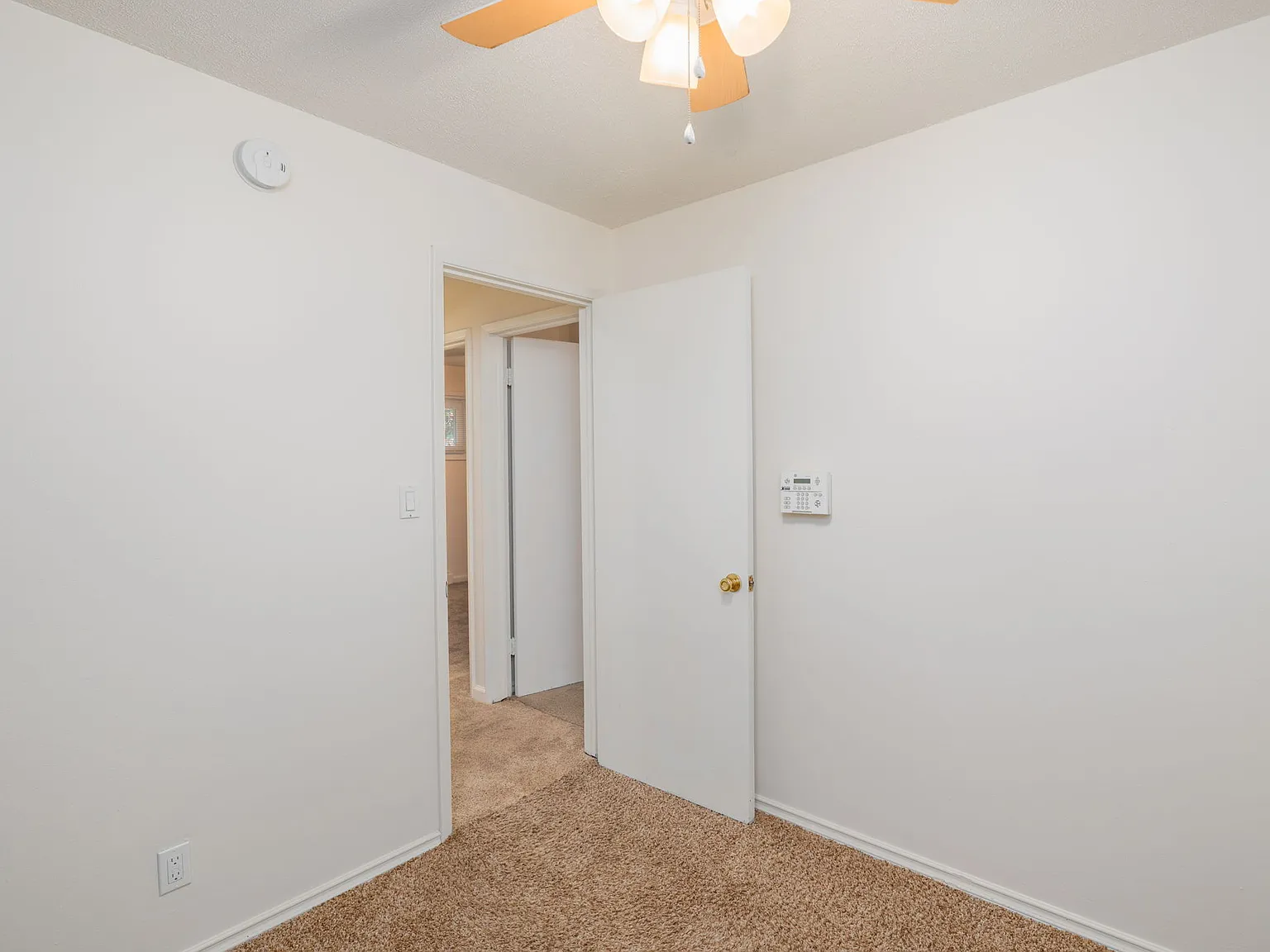 3 bed, 1872 sqft, $2,150 — Photo 4