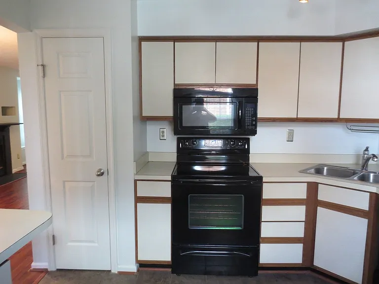 1523 Penrose Arch — Photo 6