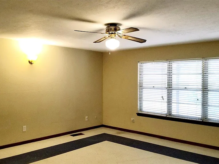 720 Mimosa Dr — Photo 8