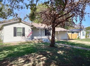 209 Oregon Ave, Azle, TX 76020