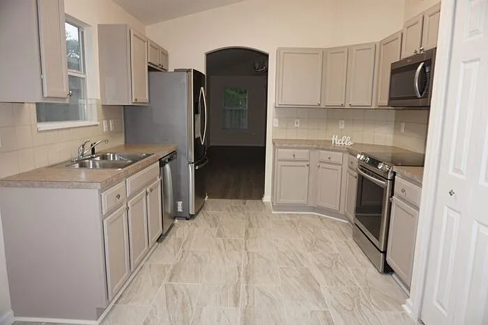 908 Buttercup Dr — Photo 4