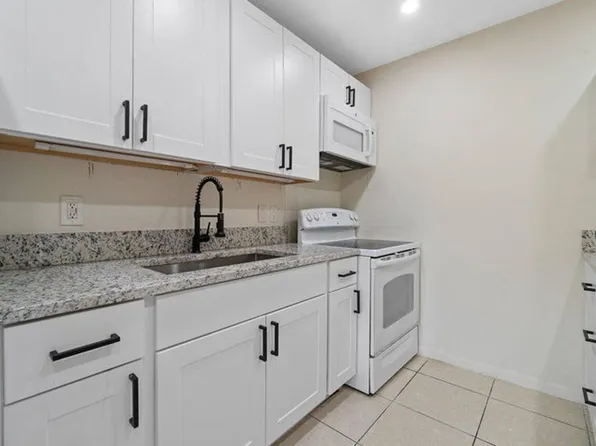 5854 Kumquat Rd APT A, West Palm Beach, FL 33413