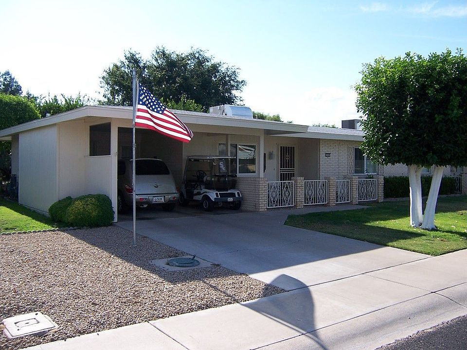 Front view of home.