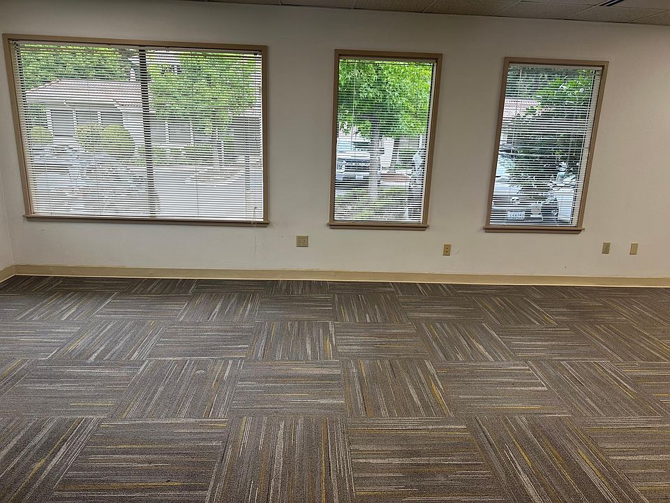 1st image of 375 118th Ave SE #102A
