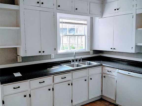 3rd image of 2509 McClendon St