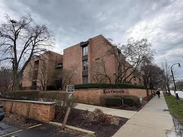 3916 North Oakland AVENUE #224, Shorewood, WI 53211