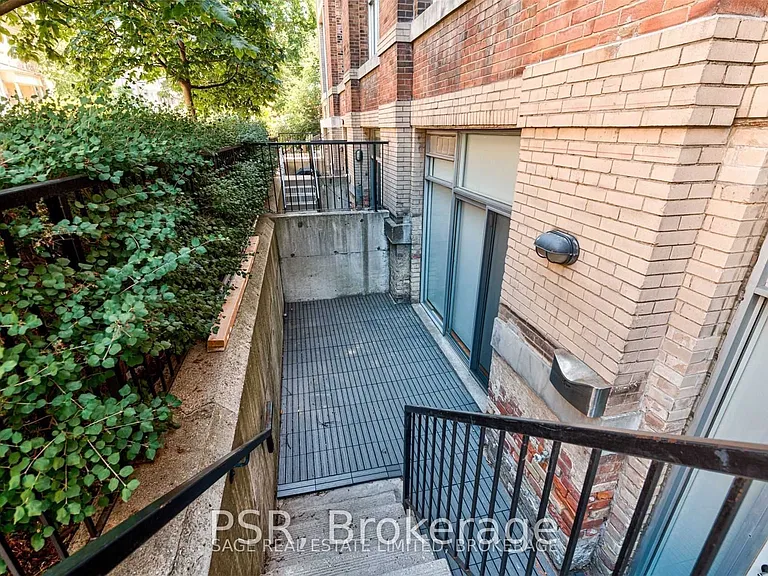 955 Queen St W #117 — Photo 27