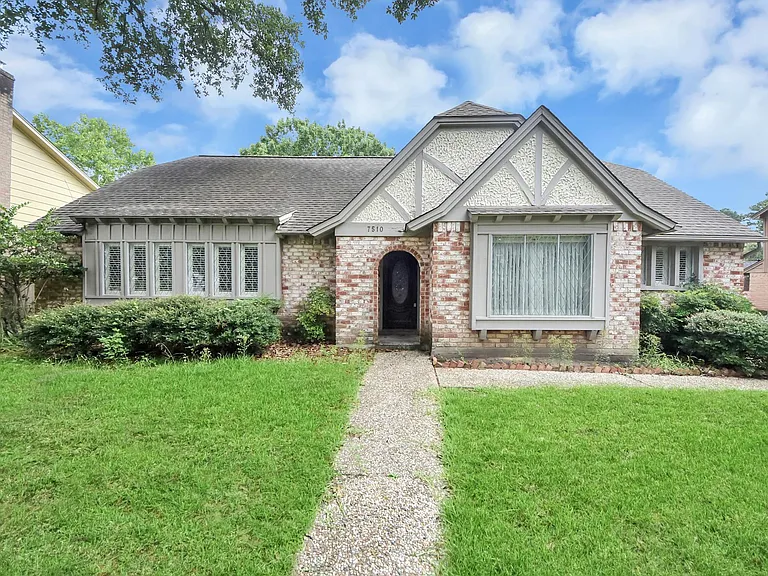 7510 Renmark Ln — Photo 40