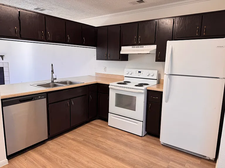 UNIT 521 KITCHEN