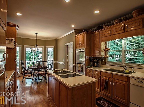 4th image of 1050 Granite Cove Ct