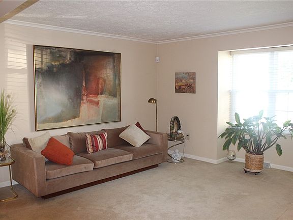 5th image of 2663 Hunters Point Dr