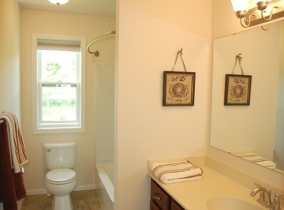 4th image of 1914 River Bluff Ct