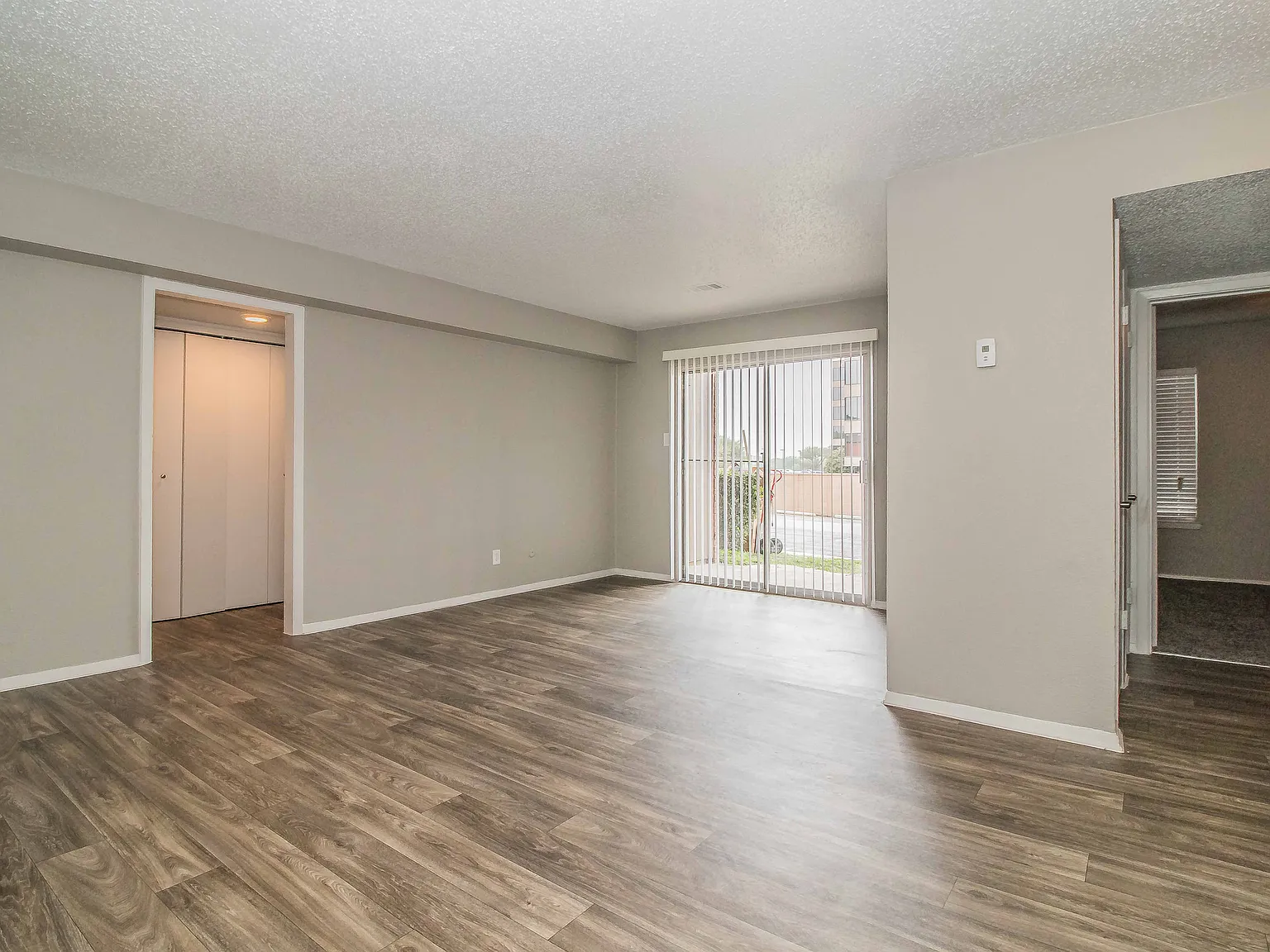 Verano Oaks Apartments — Photo 2