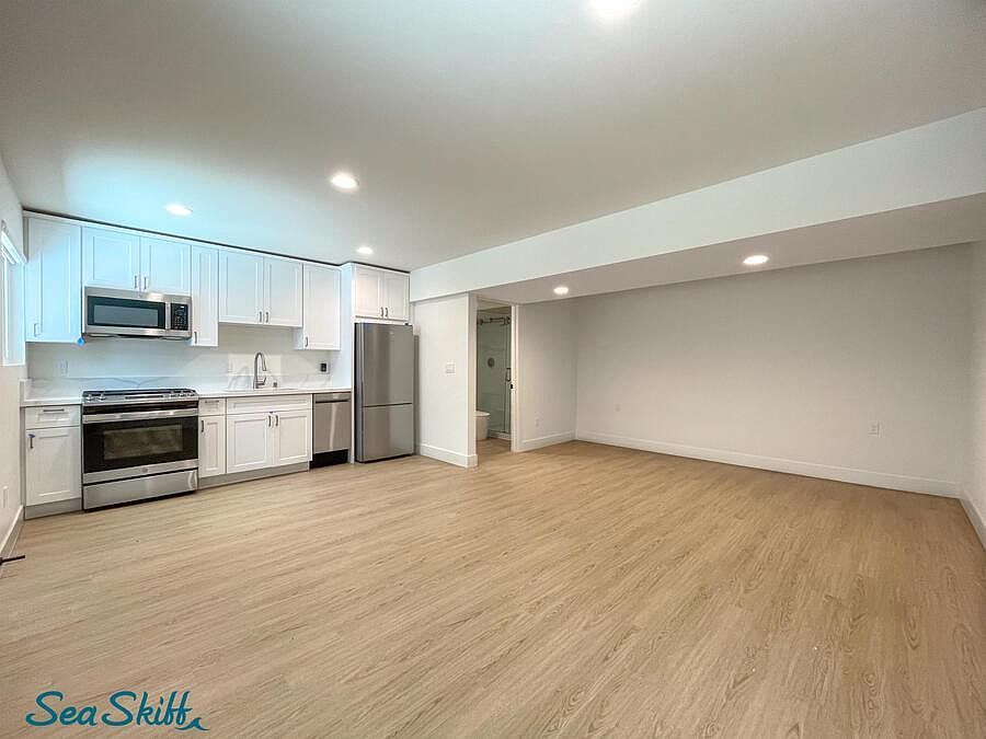 1st image of 150 10th St #12
