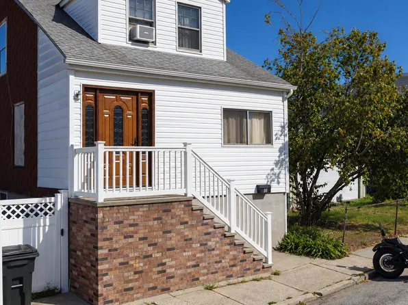 36 Ebony Court image 1 of 8