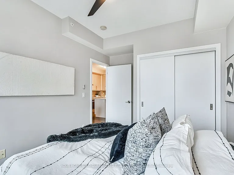 2093 Fairview St #408 — Photo 12