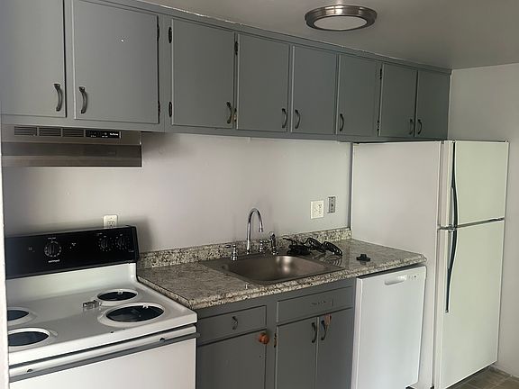 3rd image of 711 Arch St #402