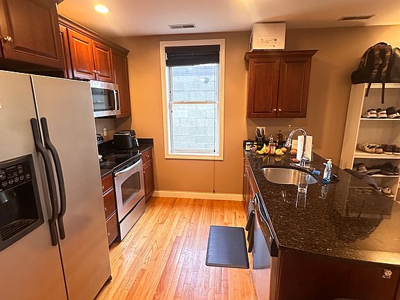 5th image of 100 Fellsway West 204