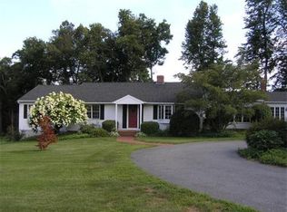 426 Sunnyhill Rd, Lunenburg, MA 01462