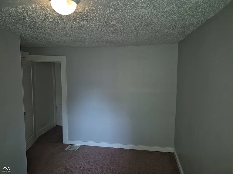 3338 N Kenwood Ave — Photo 21