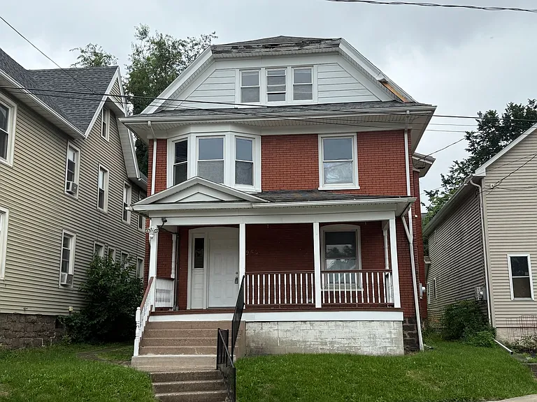 952 Market St — Photo 1